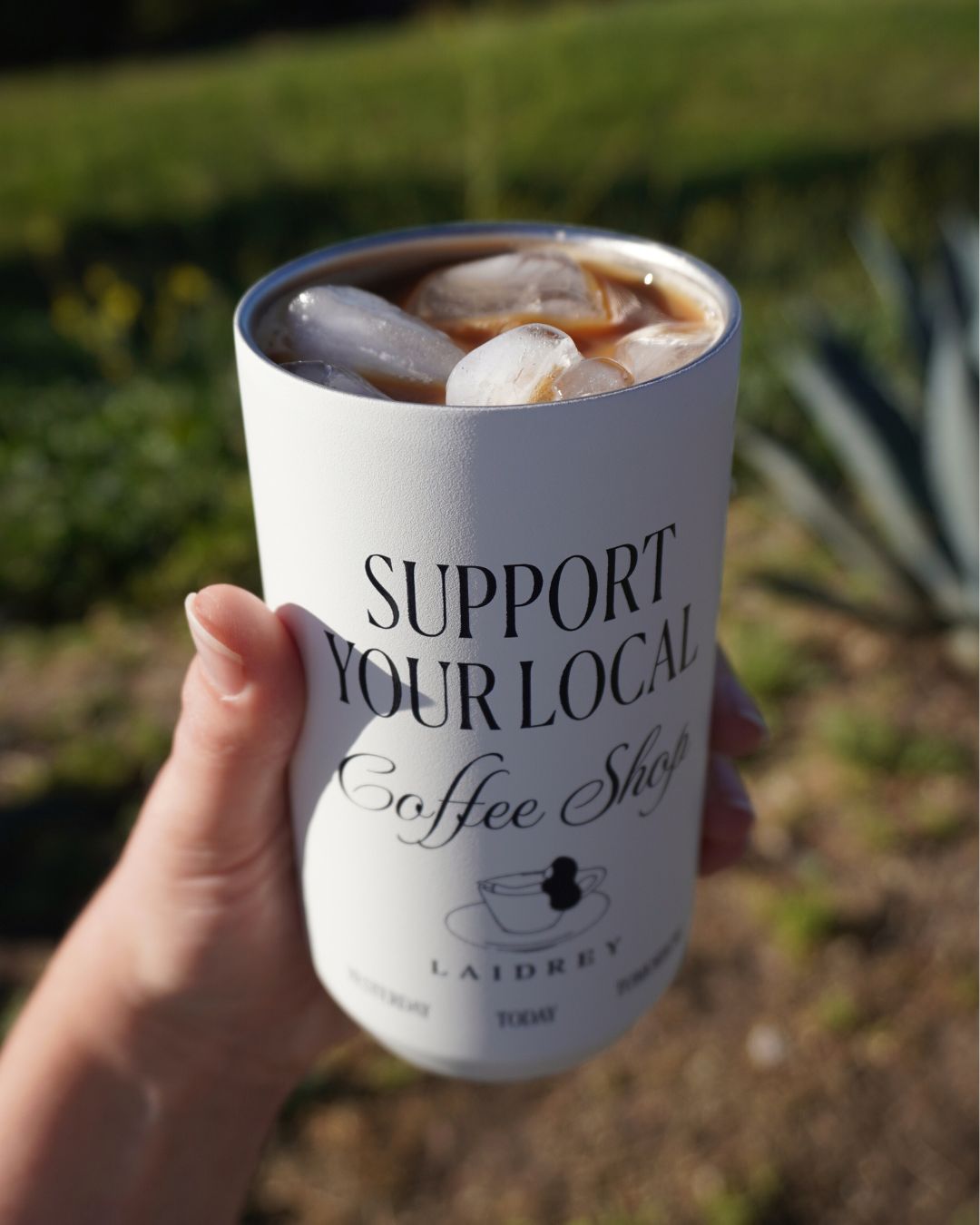 Everyday stainless steel coffee tumbler with sleek artist design for hot or cold drinks